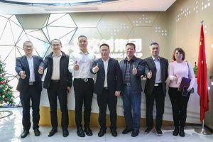 广州市与番禺区人力资源和社会保障局领导莅临江南（中国）官方集团调研指导