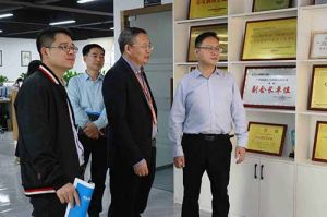 热烈欢迎市政府秘书长林兢一行莅临江南（中国）官方集团广西公司考察指导